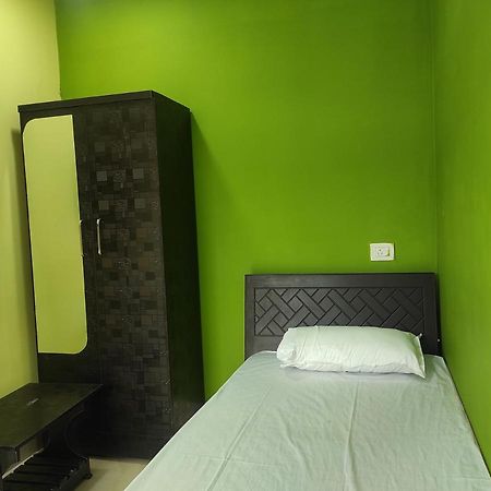 Hotel Sk Lodge Near Guwahati Airport Zewnętrze zdjęcie