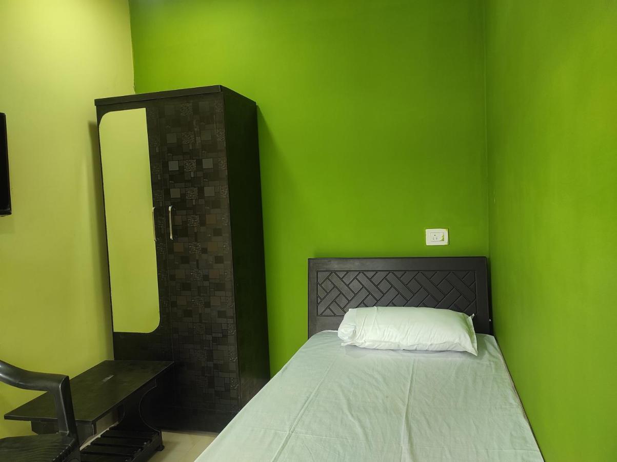 Hotel Sk Lodge Near Guwahati Airport Zewnętrze zdjęcie